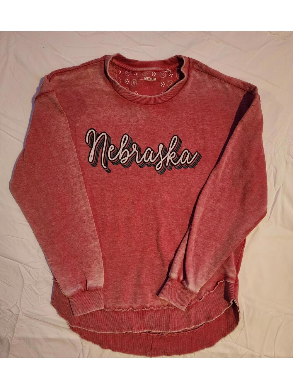 Womens Nebraska Cornhuskers Sweatshirt. Size Medium. Red.
